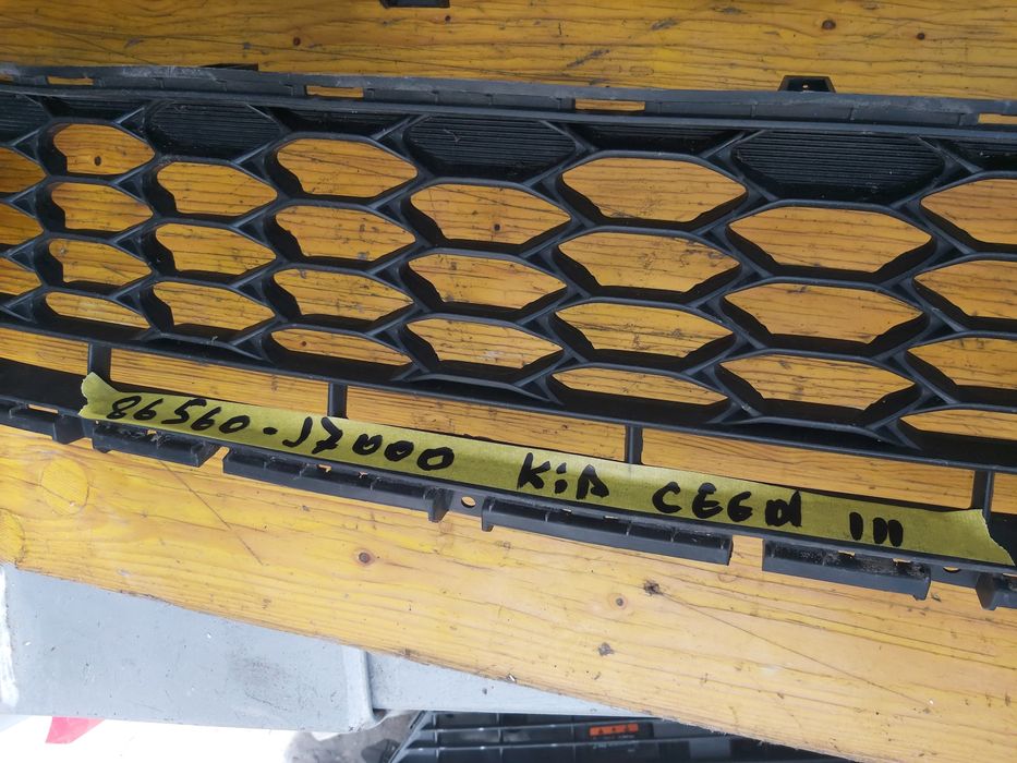 Грил решетка броня Kia Seed 3