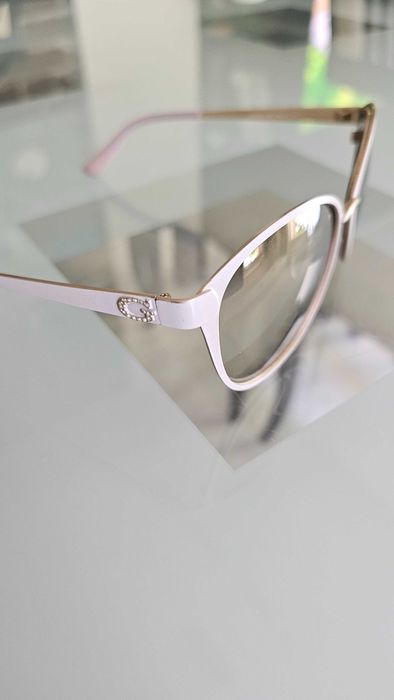 Слънчеви очила GUESS