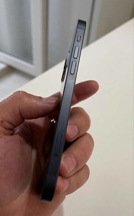 iPhone 13 de 256 GB cu 94% Bateria