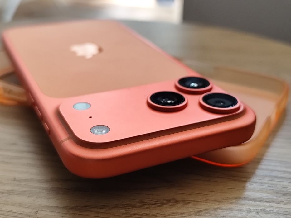 iPhone 17 pro max Orange