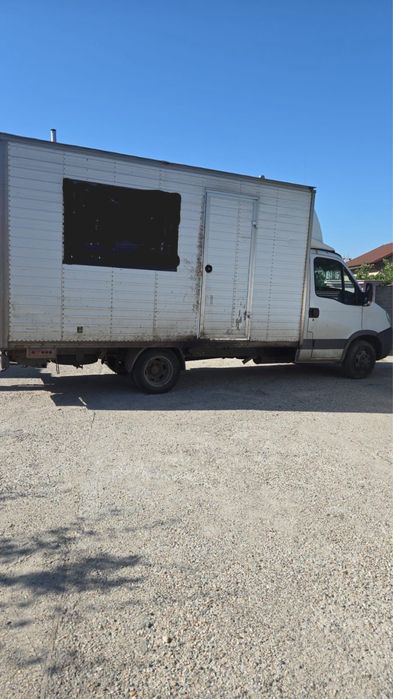 Utilaj si duba Iveco pentru spuma poliuretanica