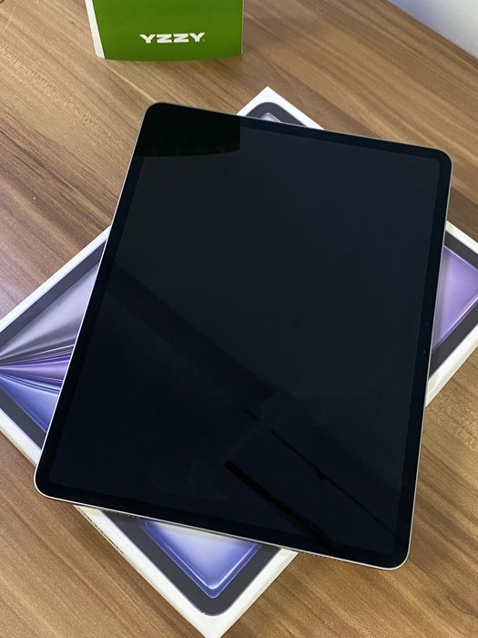 iPad Air 13-Inch M3 / WI-FI / 128 GB / Space Gray / Ca nou