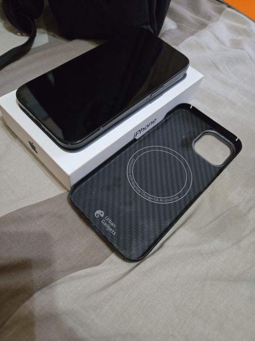 Vand iphone 15 negru