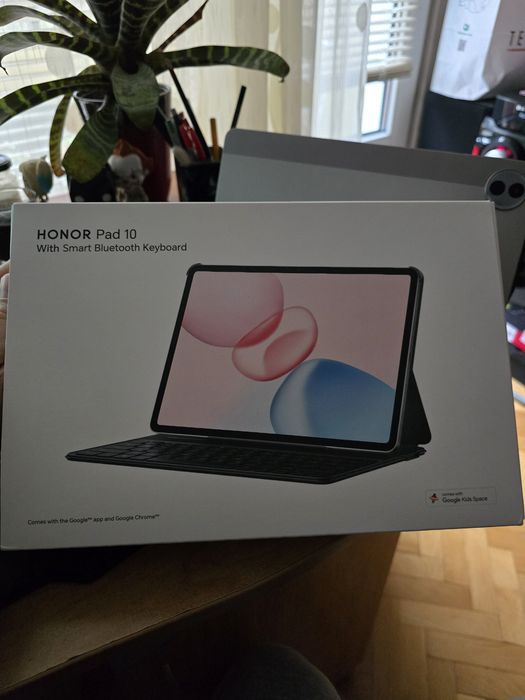 Таблет Honor Tab 10 , 12.1" 5G + клавиатура
