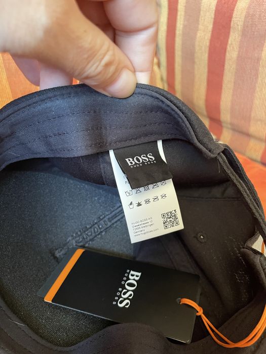Hugo Boss шапка с козирка. НОВА!