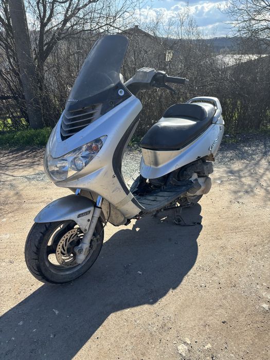 Продавам Peugeot Elaystar 125