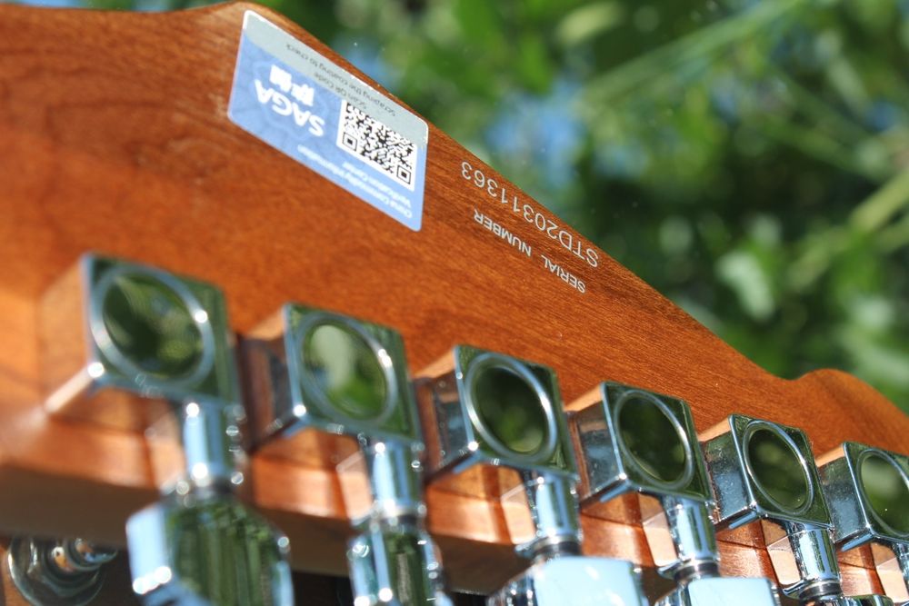 Электрогитара в новом состоянии