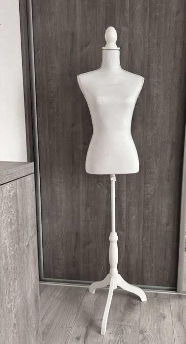 Manechine de închiriat