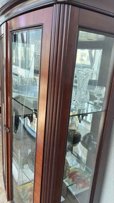 Сервант для гостиной.