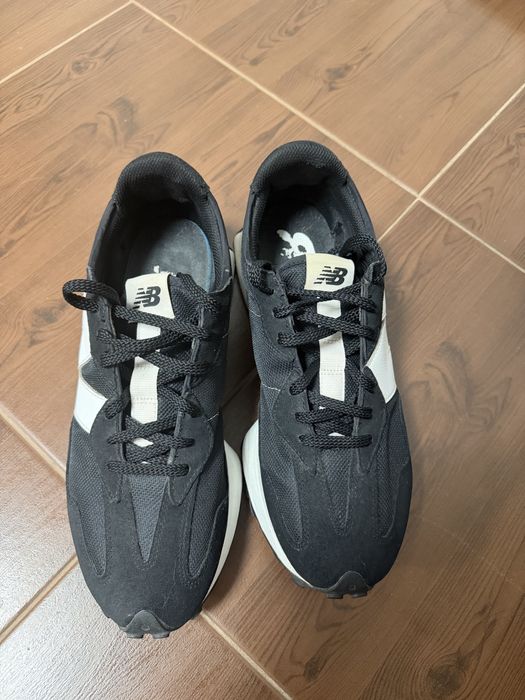 New Balance 327