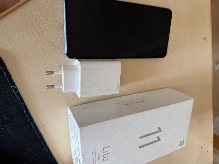 Продам сотовый телефон xiaomi mi 11 lite