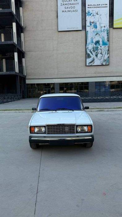 Vaz 2107 ideal holatda