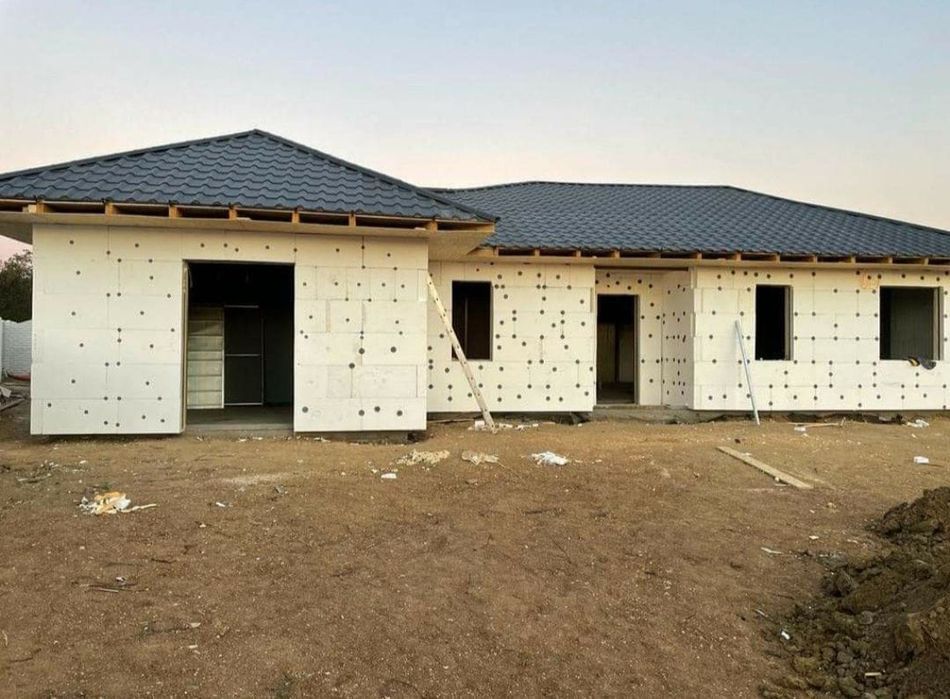 facem căsuțe din lemn