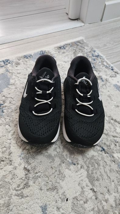 Vand 2 perechi adidasi Nike