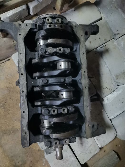 Мазда 323 куз BG, блок, коленвал 1.8 BP.