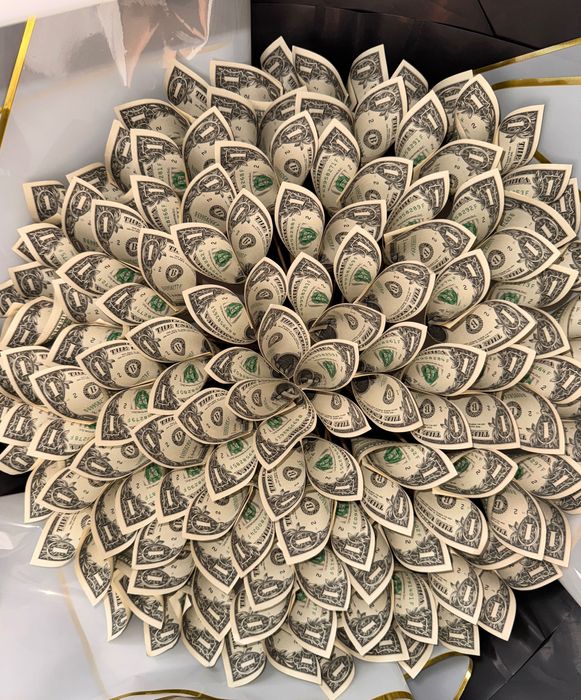 Букет из долларов. Денежный букет