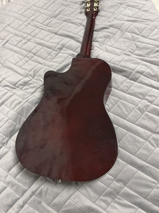 продам гитару!!!