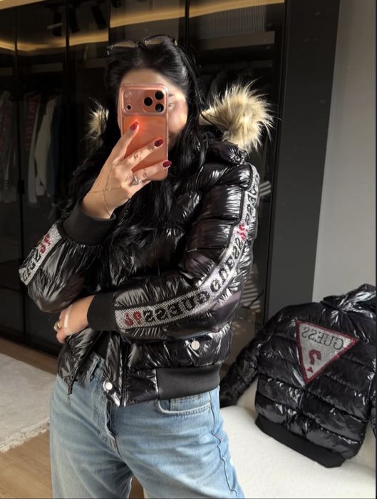 Geaca guess cu blana naturala la guler