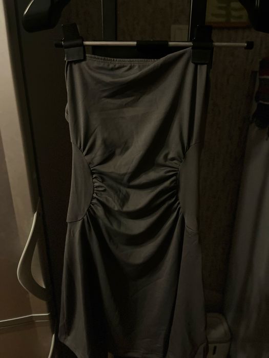 платье серое женское