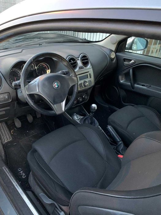 Алфа Ромео мито на части