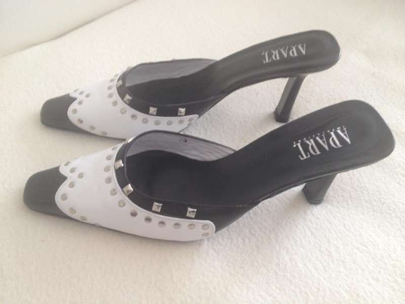 Нови немски обувки естествена кожа "APART" N.39