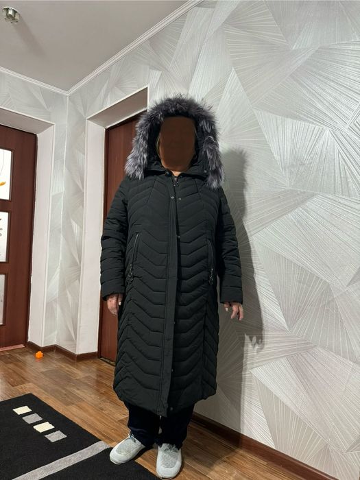 Зимняя куртка с капюшоном