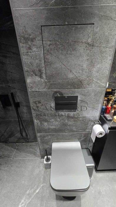 Продава се Двустаен апартамент в Пловдив, Център - 98 кв.м за 2176 €/кв.м - Снимка #14