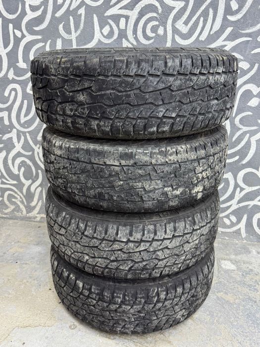 Продам диски с шинами 265/70/R17