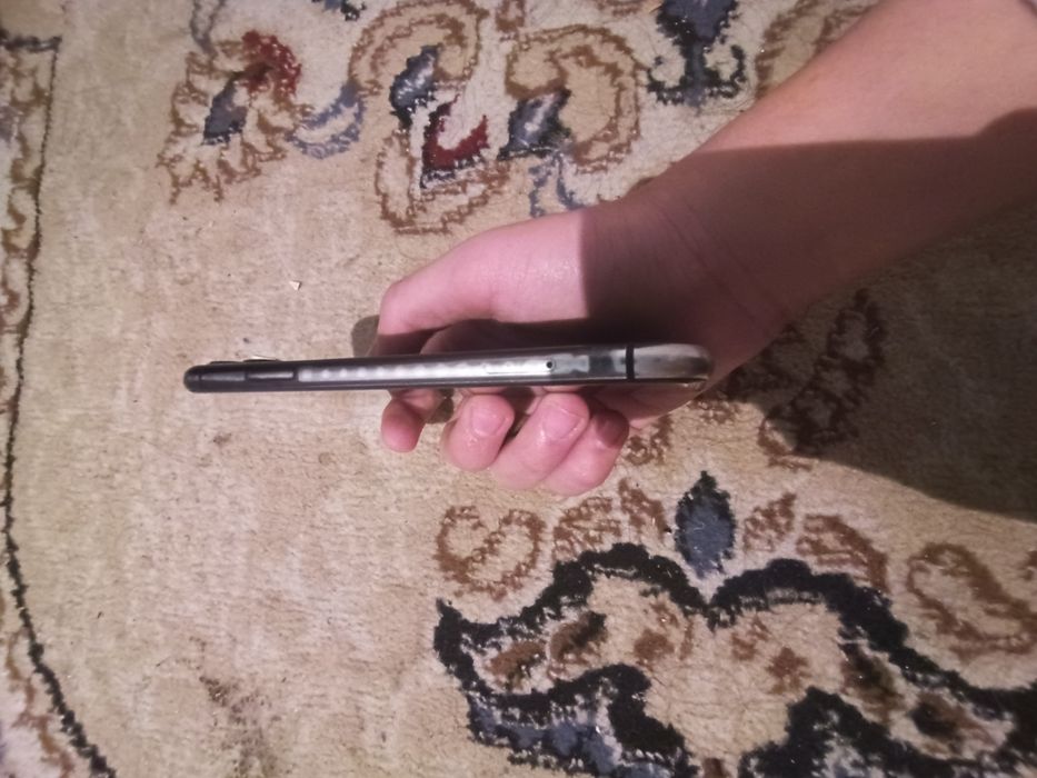 Айфон 11 еш жері ауыспаган