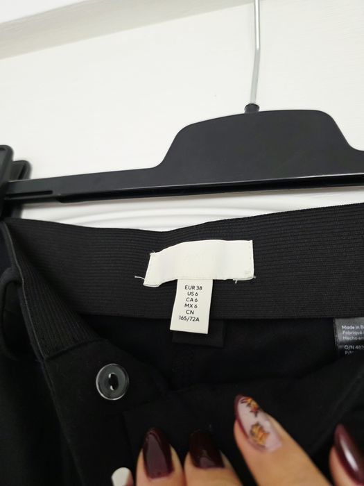 Pantaloni H&M impecabil