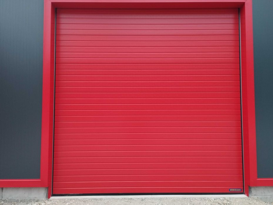 Индустриални секционни врати за халета Хьорман с висока термоизолация