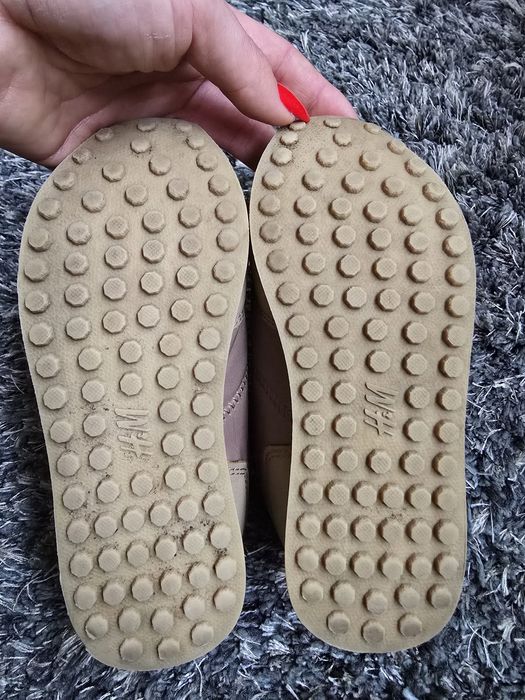 Adidași h&m nr 26 cu scai