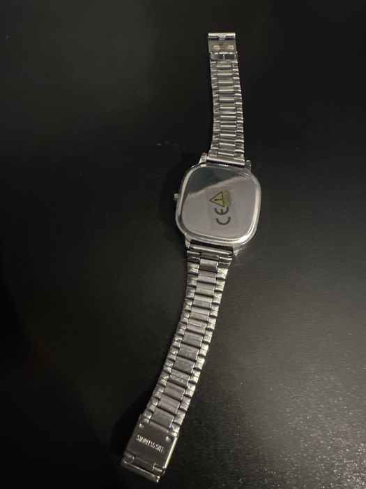 Часы идеялное состояние