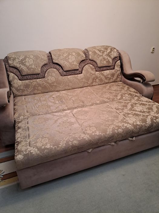 Продам диван с креслом в гостиную