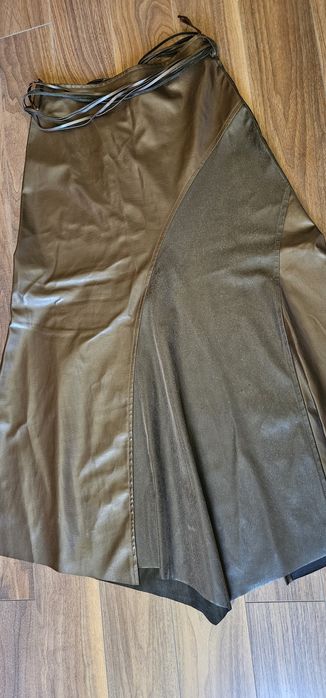 Много красива дълга кафява кожена пола с колан, номер 38, размер S-M