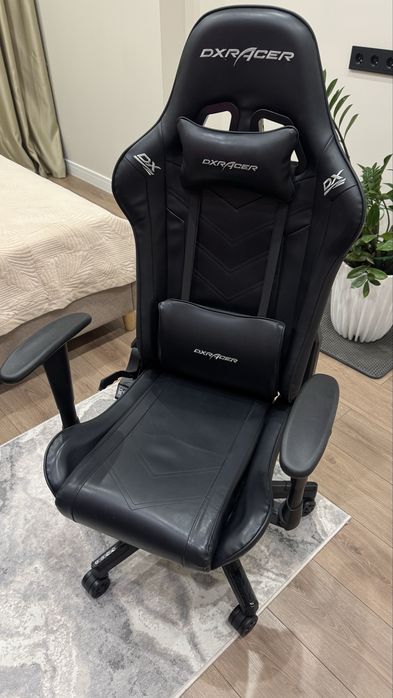 Компьюетрное кресло DX Racer