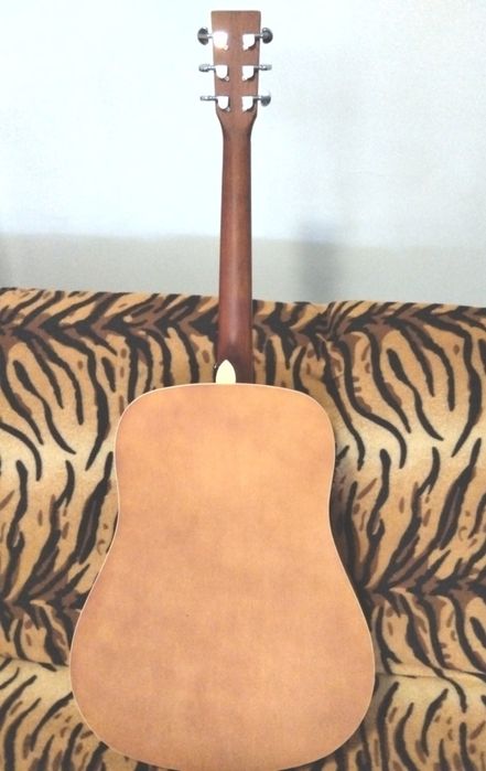 Продавам електро акустична китара SX-SD104 с електроника Fishman 301