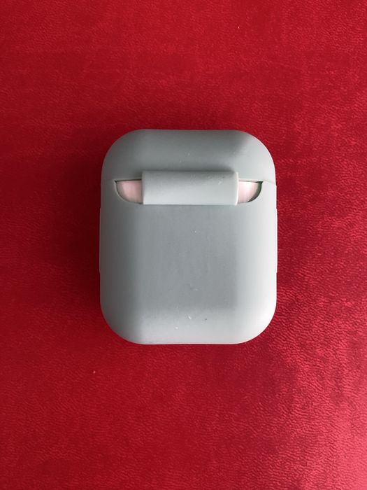 Apple air pods.