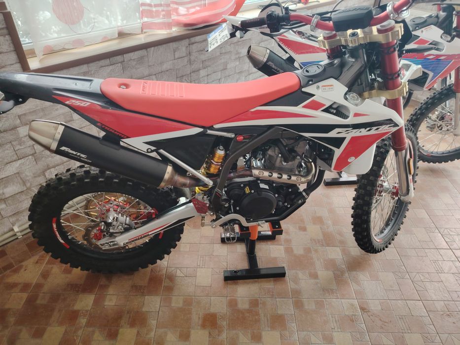Enduro-cross  Fantic xef competition trail  ( ktm yamaha a
