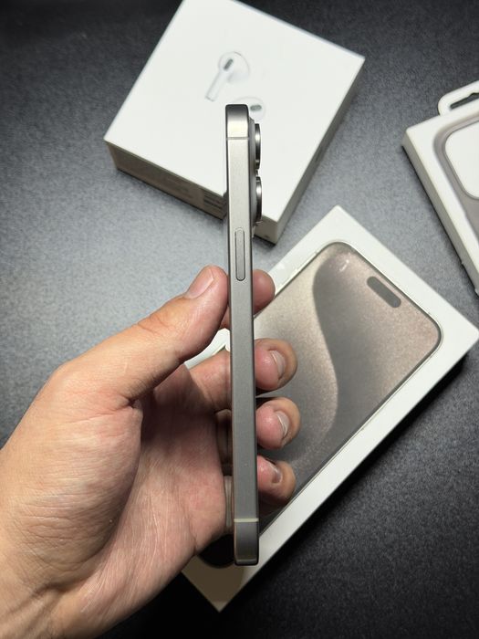 iPhone 15 Pro Max + Airpods 3 Оригинал