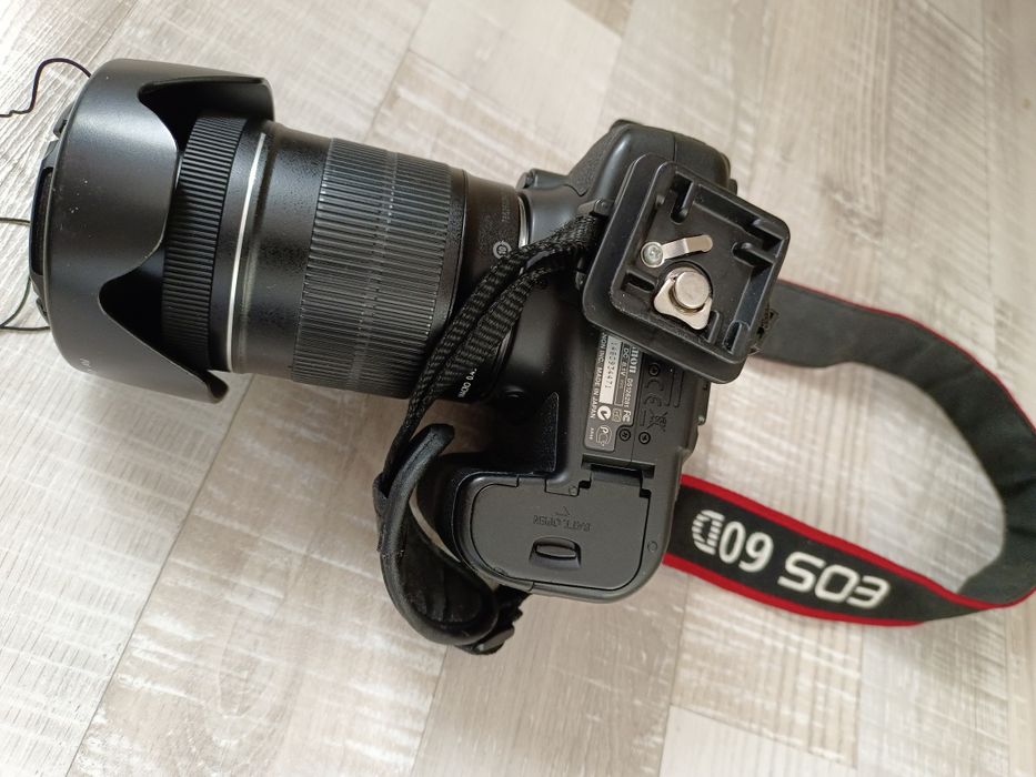 Фотоаппарат Canon EOS 60D EF-S 18-135 IS