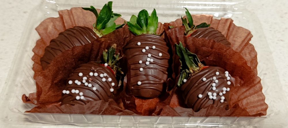 Shokoladli qulupnay.  Шоколадный клубника. EʼTIBOR BERING!