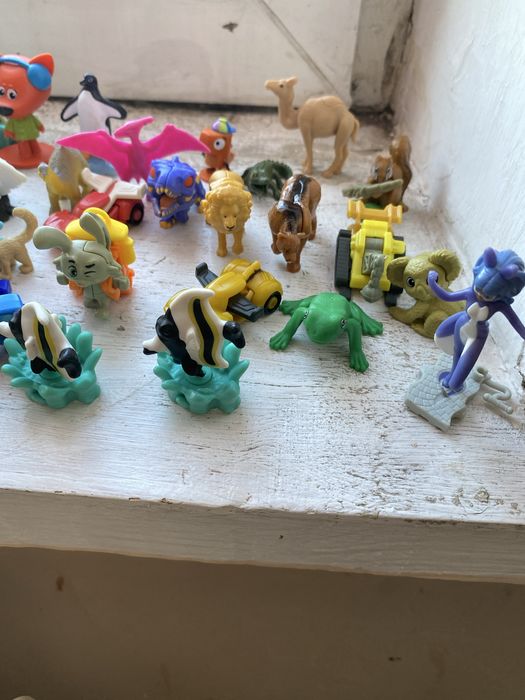 Продам фигурки от киндера