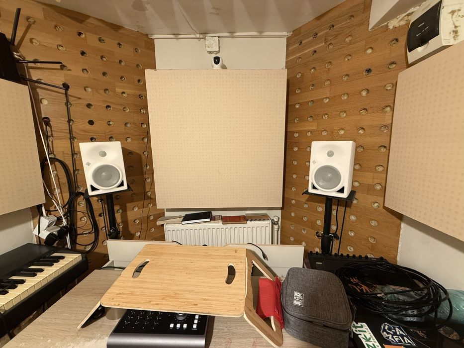 Neumann KH120A (pereche) — 3200 lei, negociabil +Kh750 (separat)