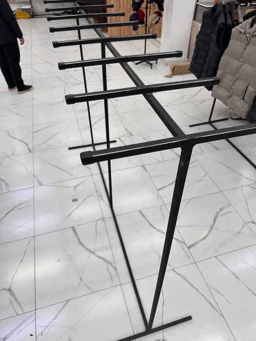 Вешалка для магазин одежды