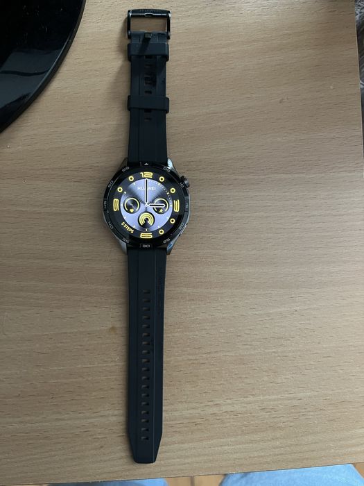 Huawei smart watch 4