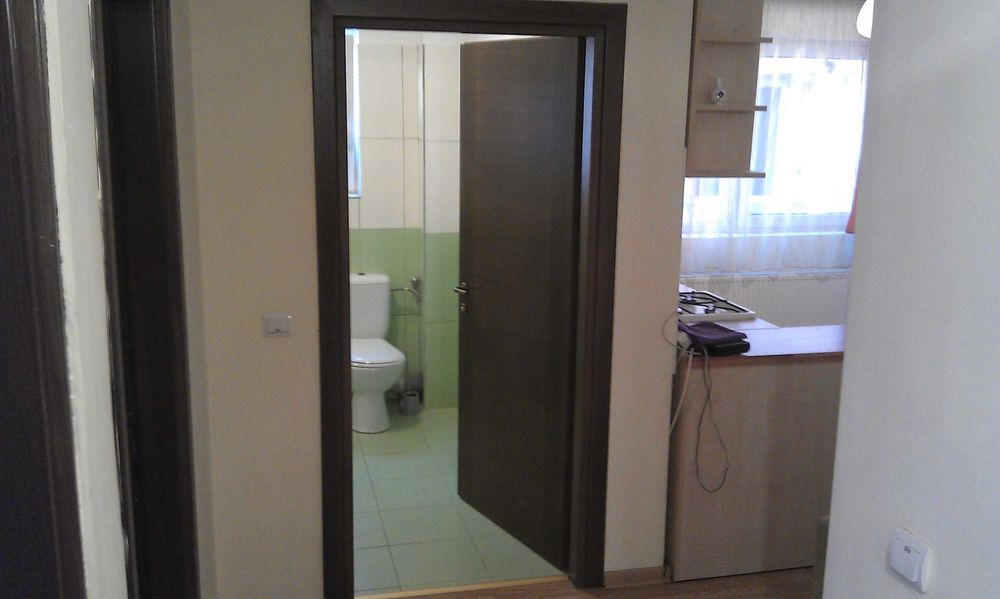 Dau in chirie ap. cu 2 dormitoare, 2 bai, in Floresti, str. Plopilor