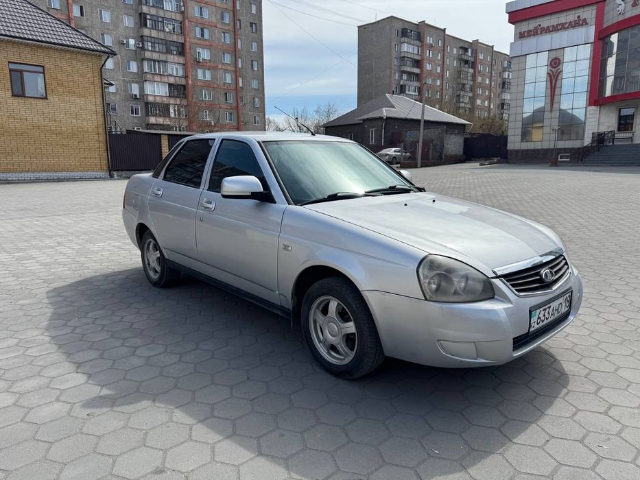 Продам Приору 2012год