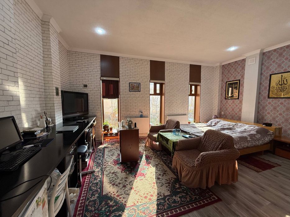 Rublyovkadan 6 sotiqli hovli sotiladi