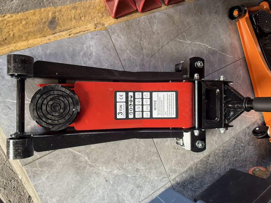 Домкрат подкатной 3т, 2х цилиндровый